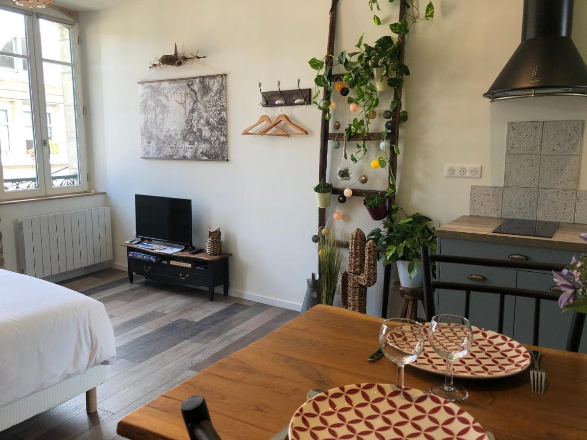 Appartement Centre-Ville Avec Terrasse Rustique Vannes Bagian luar foto